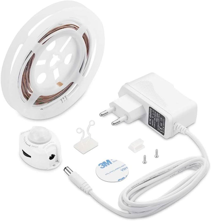 Layered setup of can LED downlights enhance South African kitchens effectively? — Multi-form South African kitchen lighting strategy