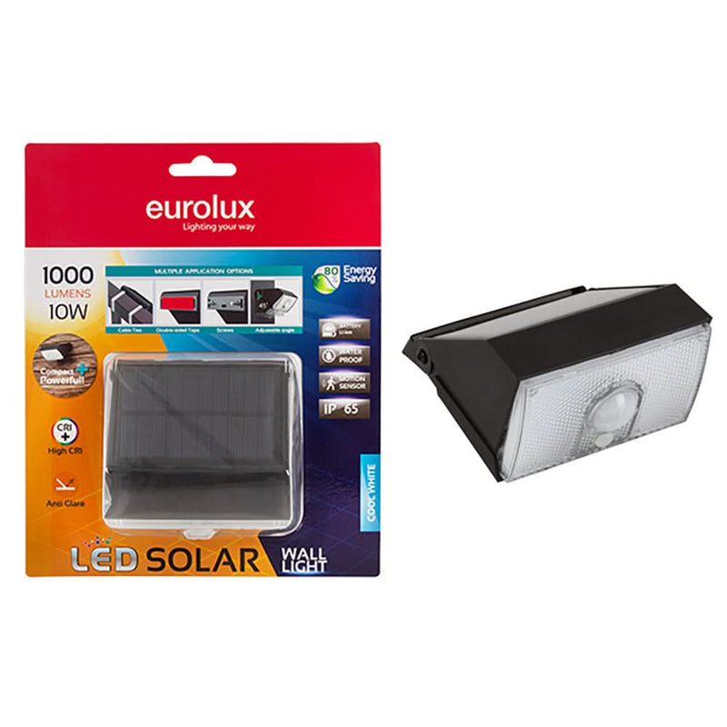 Rechargeable solar garden spotlight designed for automatic nighttime operation
