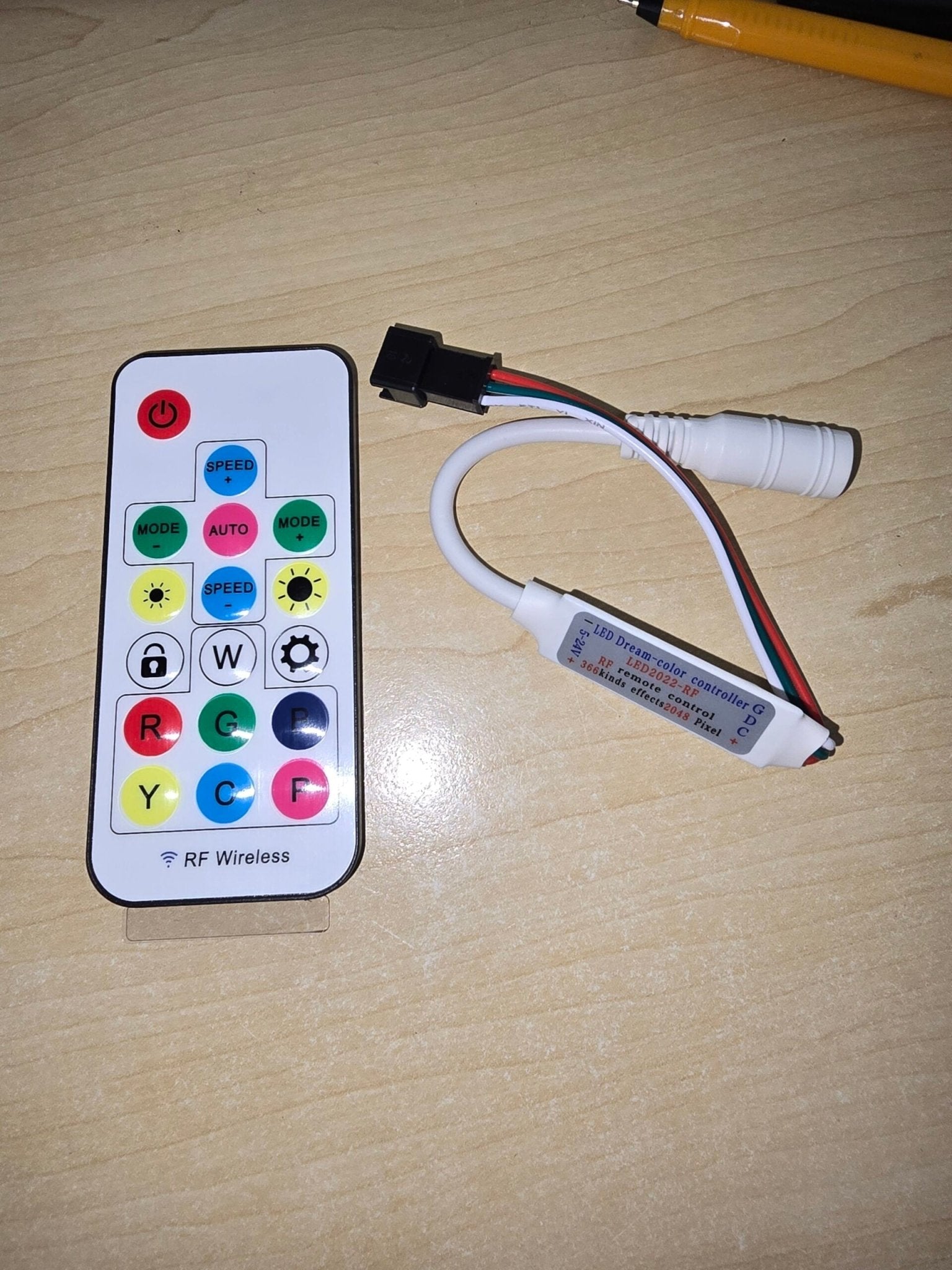 WS2811 smart RGB addressable LED strip controller with DC connectors and RF remote