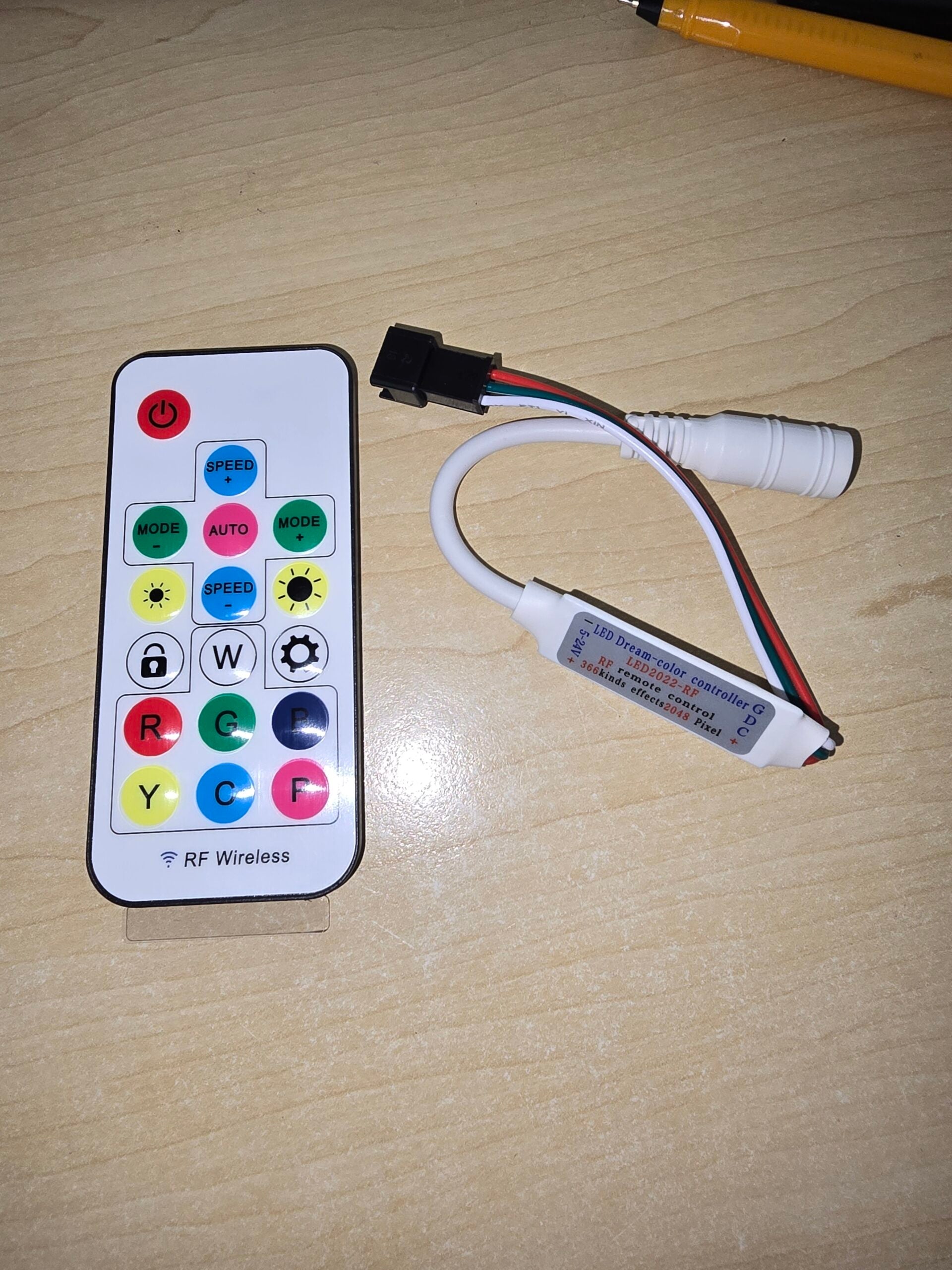WS2811 smart RGB addressable LED strip controller with DC connectors and RF remote